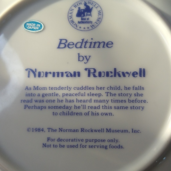 Norman Rockwell Plate Bedtime Decor Gold Trim Mom Cuddles her Child.. 6" Round - Picture 4 of 6